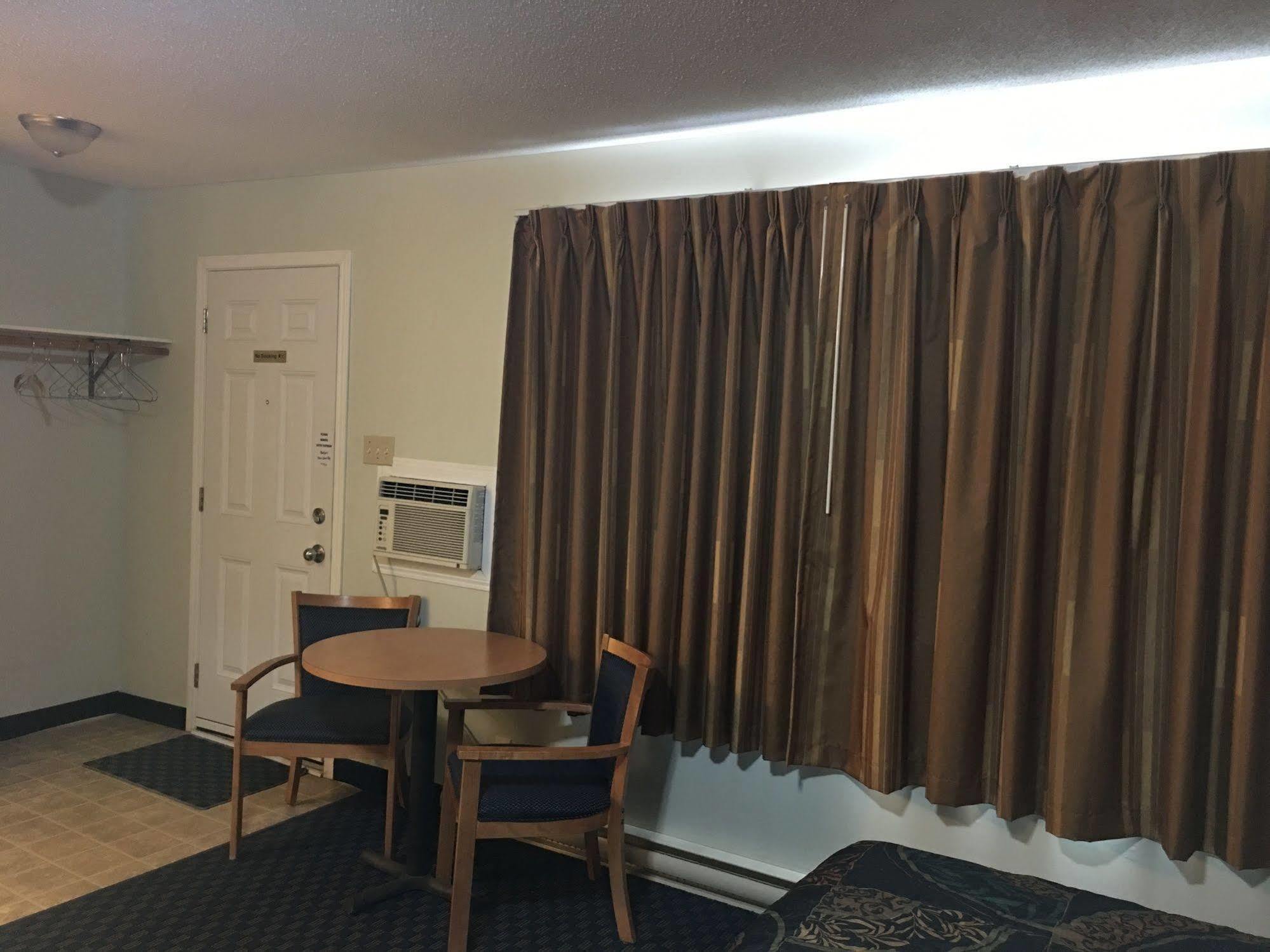 Westway Inn Motel Neepawa Luaran gambar