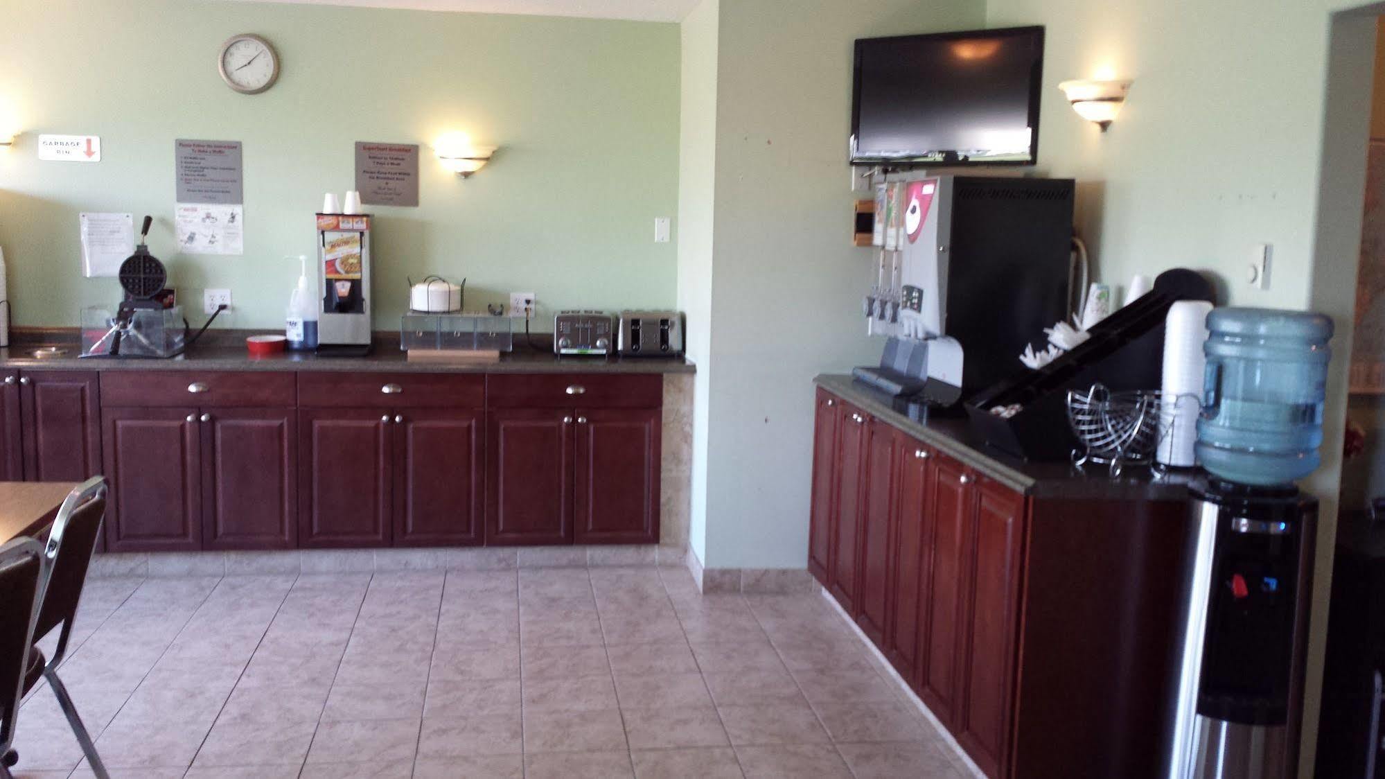 Westway Inn Motel Neepawa Luaran gambar