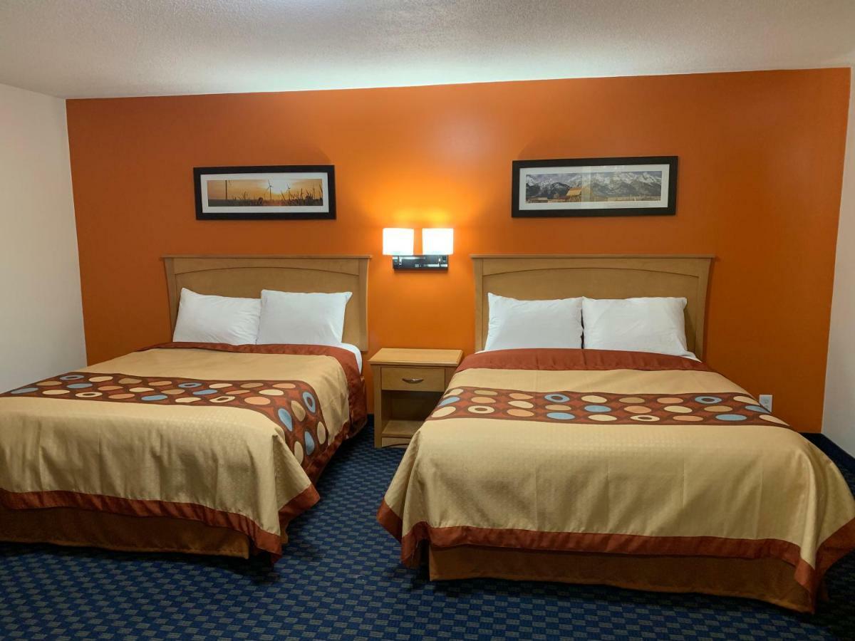 Westway Inn Motel Neepawa Luaran gambar