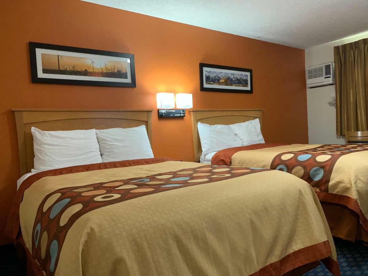 Westway Inn Motel Neepawa Luaran gambar