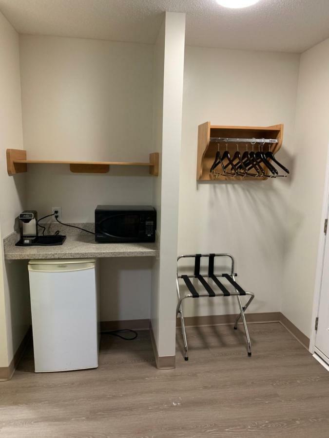 Westway Inn Motel Neepawa Luaran gambar