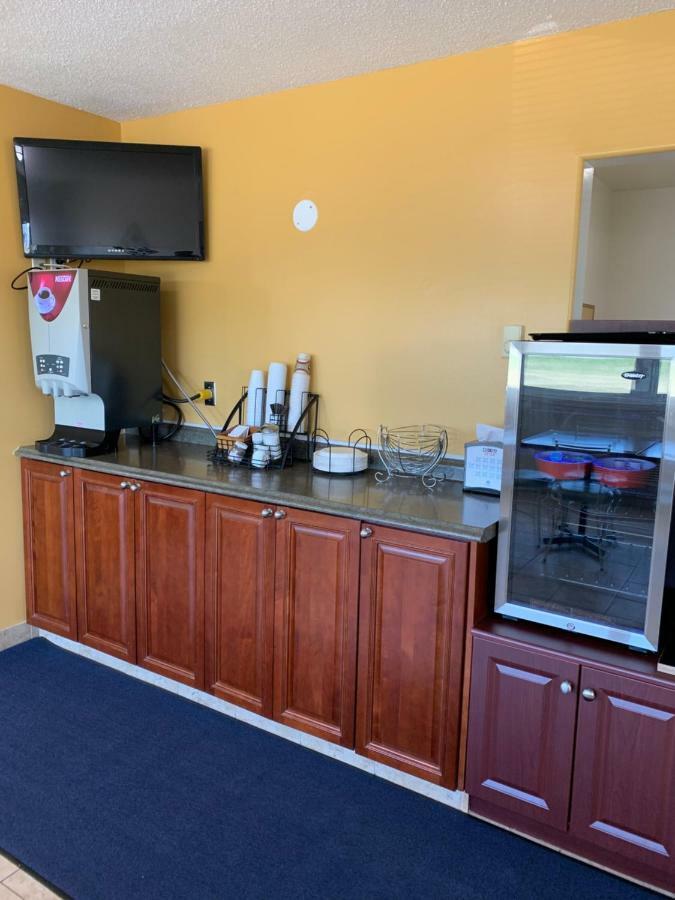 Westway Inn Motel Neepawa Luaran gambar